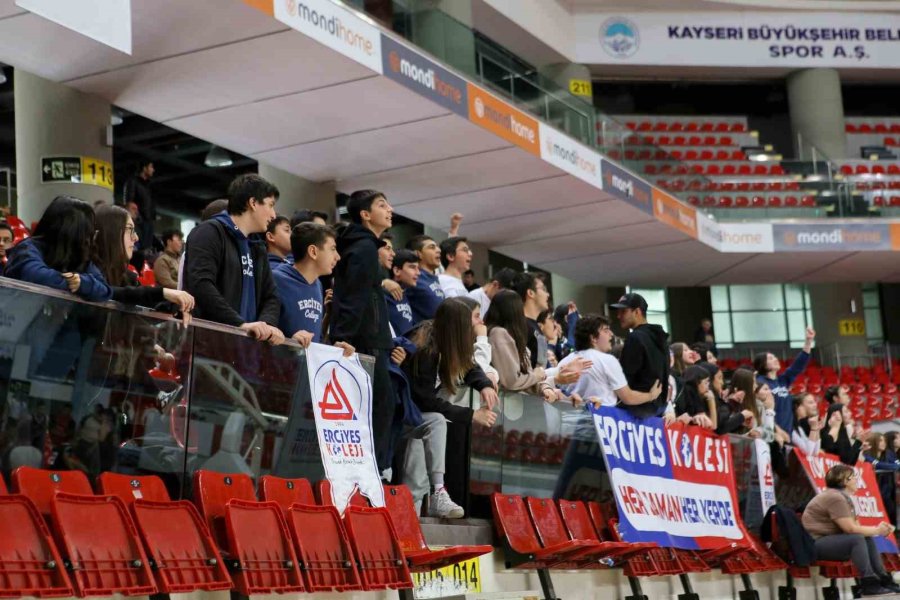 Erciyes Koleji Yine Zirvede