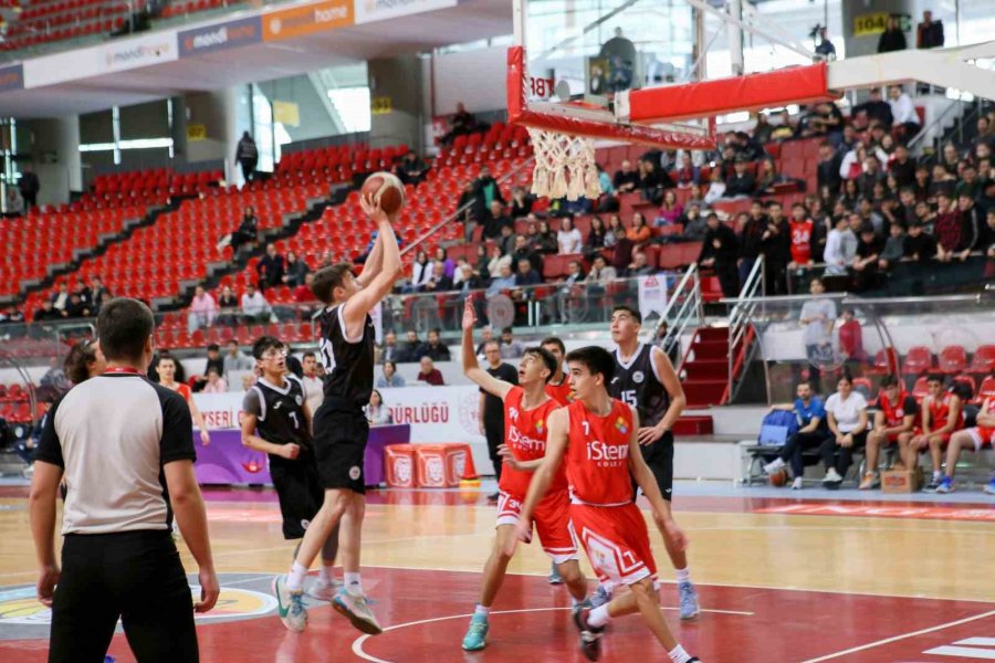 Erciyes Koleji Yine Zirvede