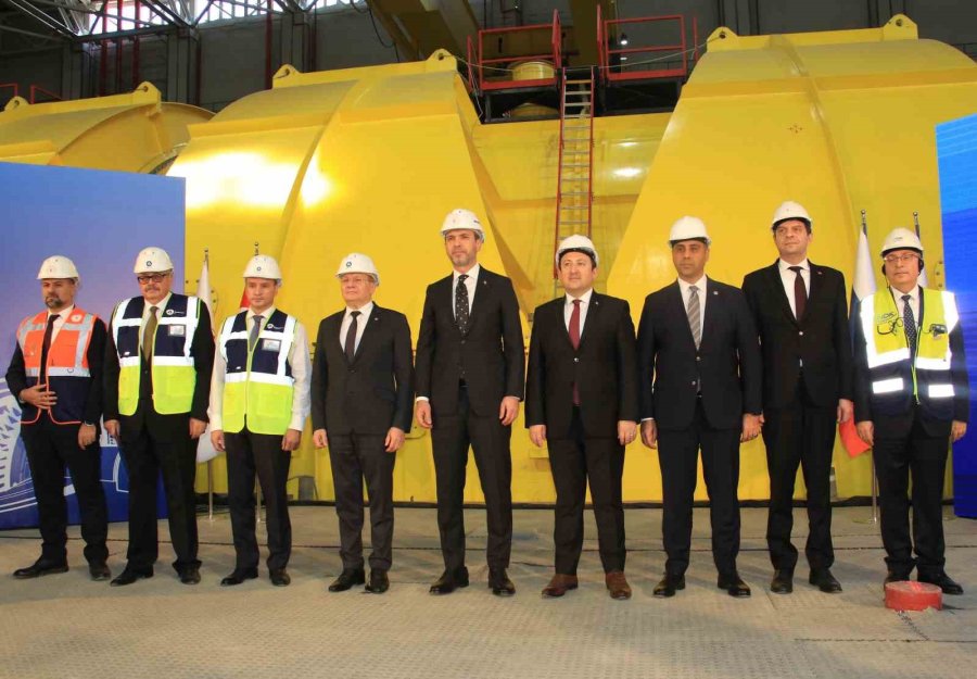 Bakan Bayraktar: "akkuyu Ngs’de İlk Reaktörü 2025 Yılında Deneme Üretimine Alacağız"