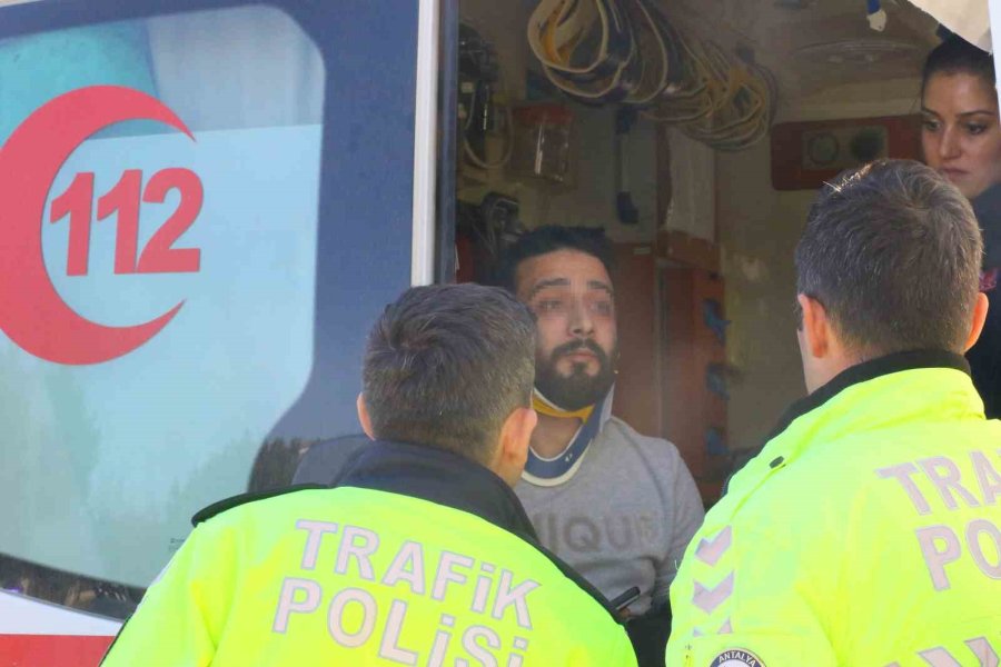 Direksiyon Hakimiyetini Kaybettiği Araçtan Yaralı Olarak Kurtuldu