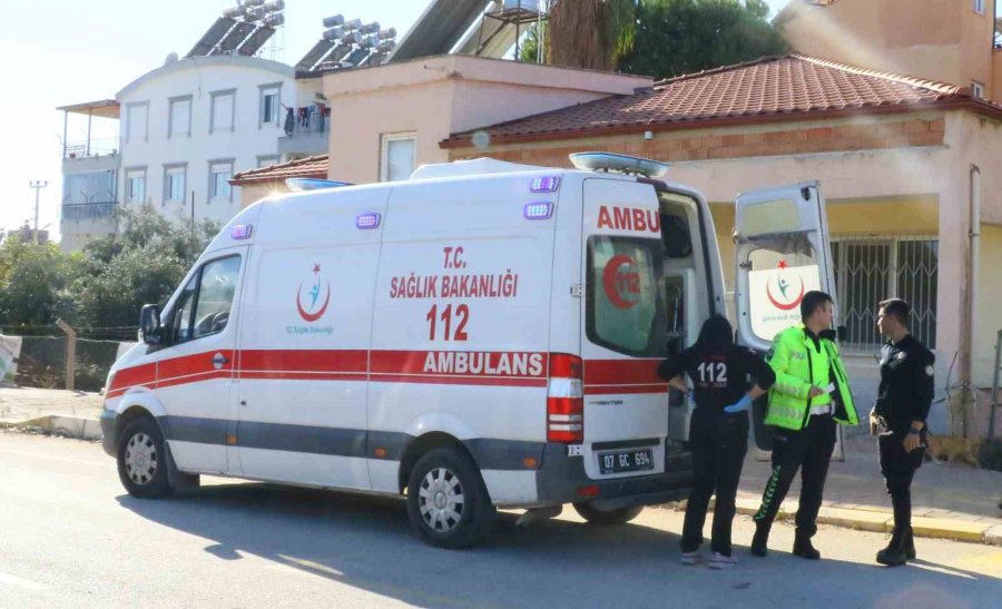 Direksiyon Hakimiyetini Kaybettiği Araçtan Yaralı Olarak Kurtuldu