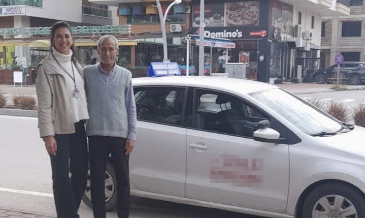 Oğlunu Hastaneye Götürememek İçine Dert Oldu, 70 Yaşında Ehliyet Aldı