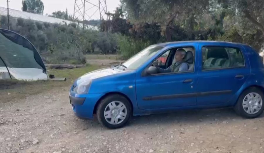 Oğlunu Hastaneye Götürememek İçine Dert Oldu, 70 Yaşında Ehliyet Aldı