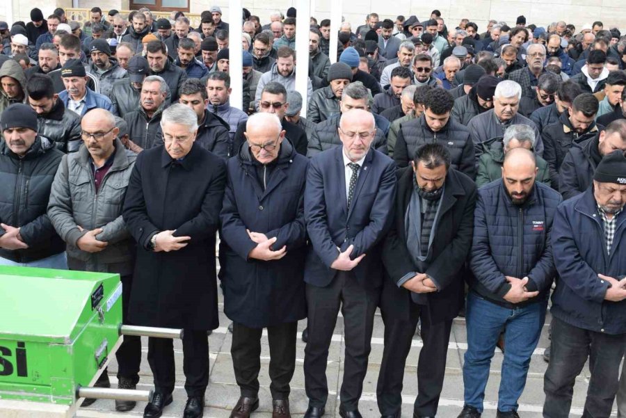 Aracında Ölü Bulunan Bbp Merkez İlçe Başkanı Toprağa Verildi