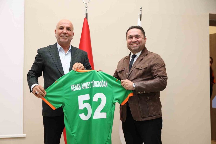 Başkan Çavuşoğlu, Alkü’de Alanyaspor’u Anlattı