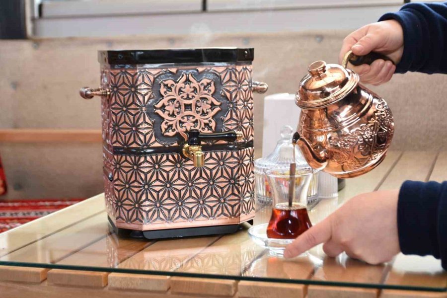 İnönü’de Kıl Çadırda Semaver Çayı Servisi Başladı