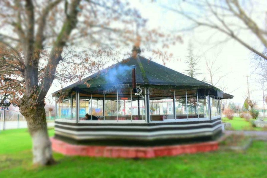 İnönü’de Kıl Çadırda Semaver Çayı Servisi Başladı