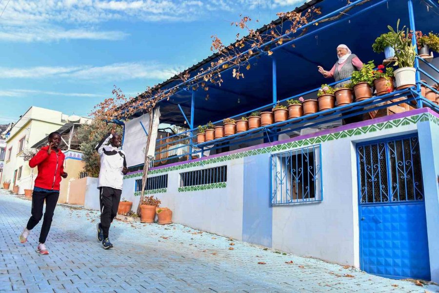 Kenyalı Sporcular Ocakta Bazlama Pişirdi