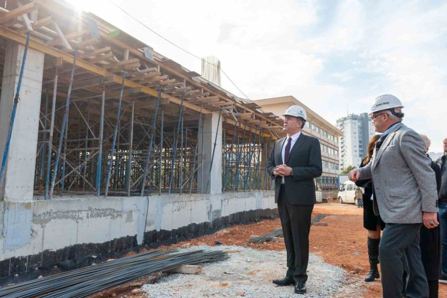 Başkan Özyiğit, İnşaatı Devam Eden 3 Projeyi Yerinde İnceledi