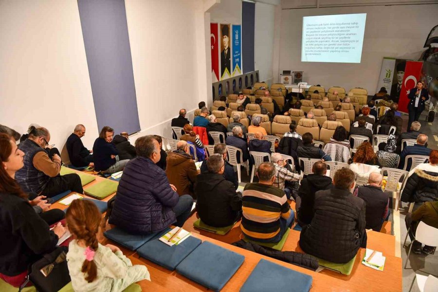 Üreticiler İçin Meyve Bahçesi Tesisi Ve Budama Eğitimi Düzenlendi