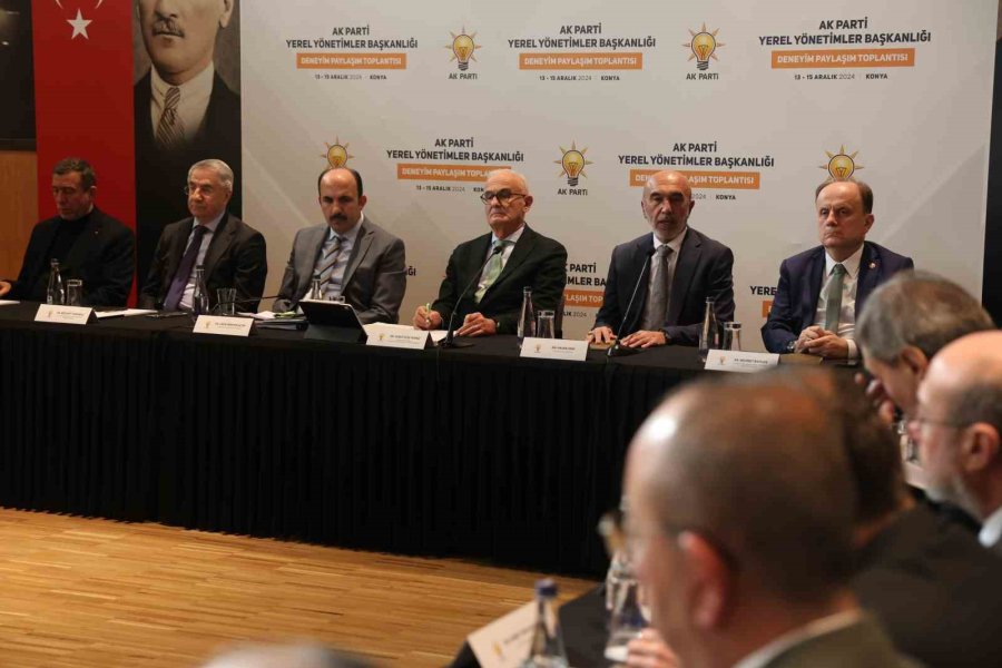 Ak Partili Büyükşehir Belediye Başkanları İstişare Toplantısında Konya’da Bir Araya Geldi