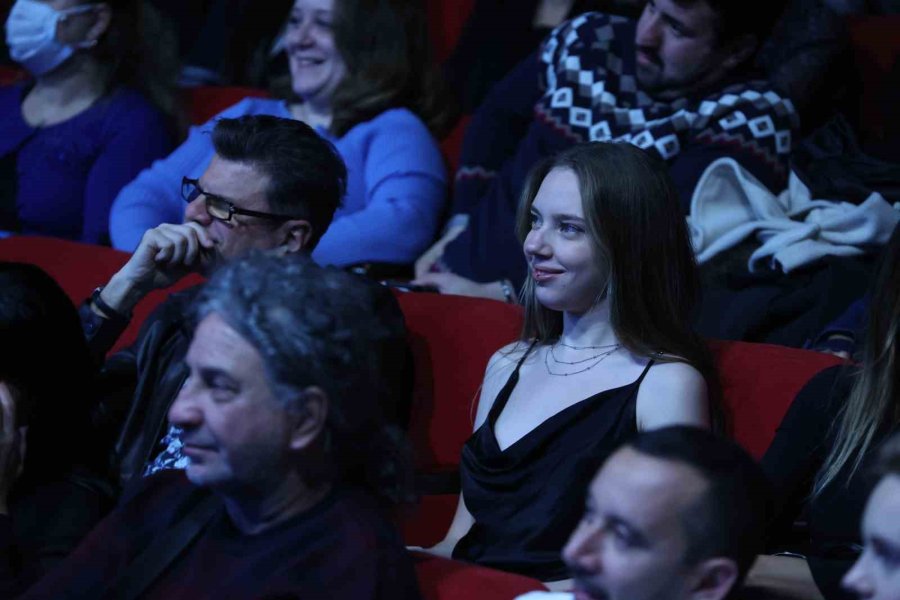 Agora Senfoni Orkestrası, Sokak Hayvanları İçin Sahne Aldı