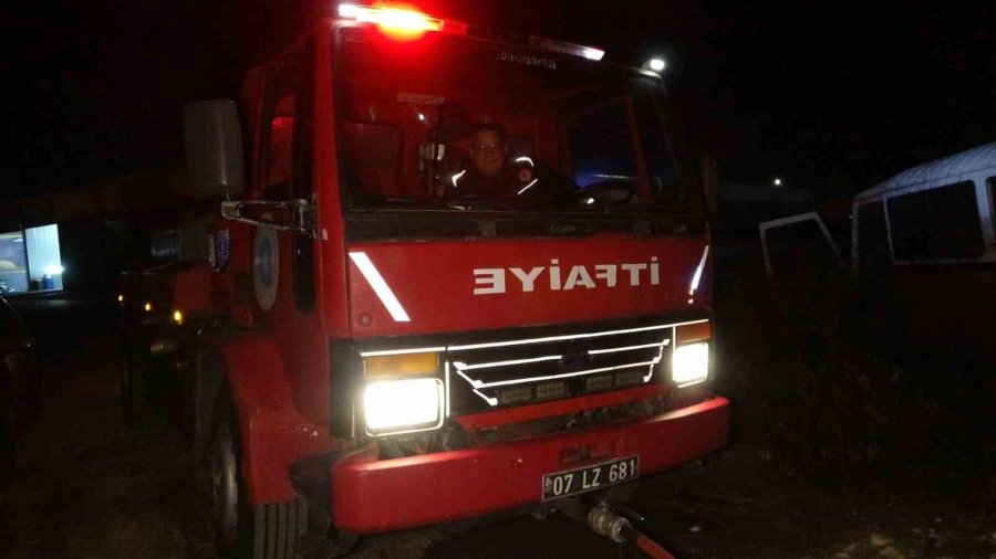 Hurda Lastik Yangını D-400 Karayolunda Trafiği Aksattı