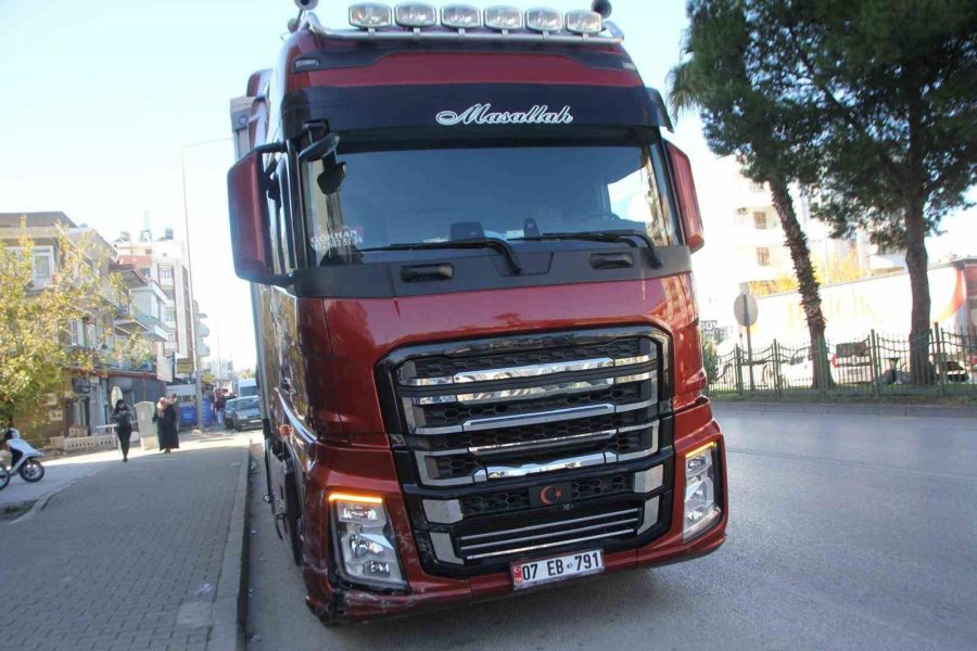 Babasının Kaza Yaptığını Öğrenen Oğlu Paniğe Kapılınca Yayaya Çarptı