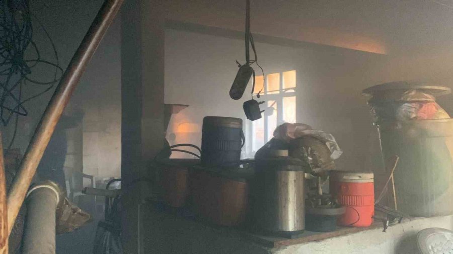 Ev Yanıyor Sandılar, Gerçek Ekipler Gelince Ortaya Çıktı