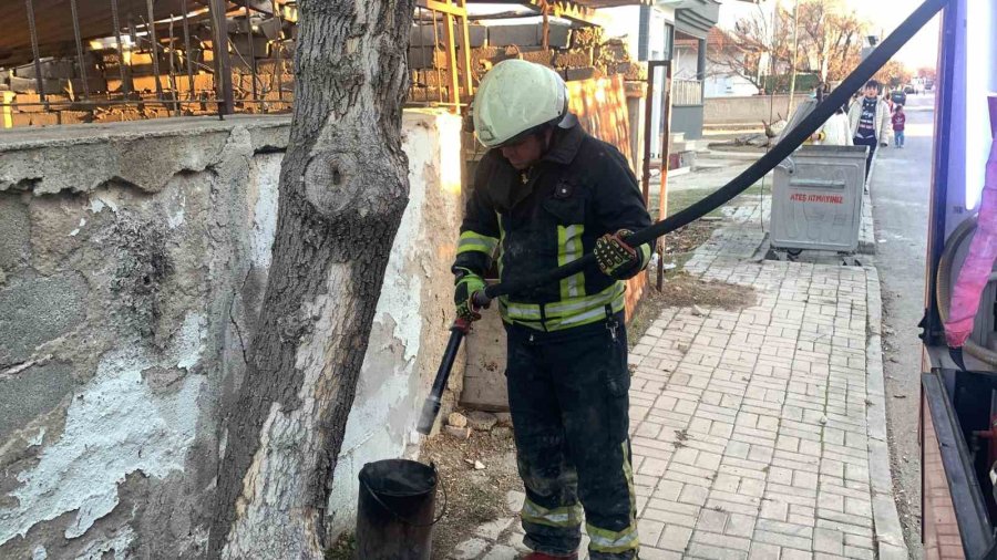 Ev Yanıyor Sandılar, Gerçek Ekipler Gelince Ortaya Çıktı