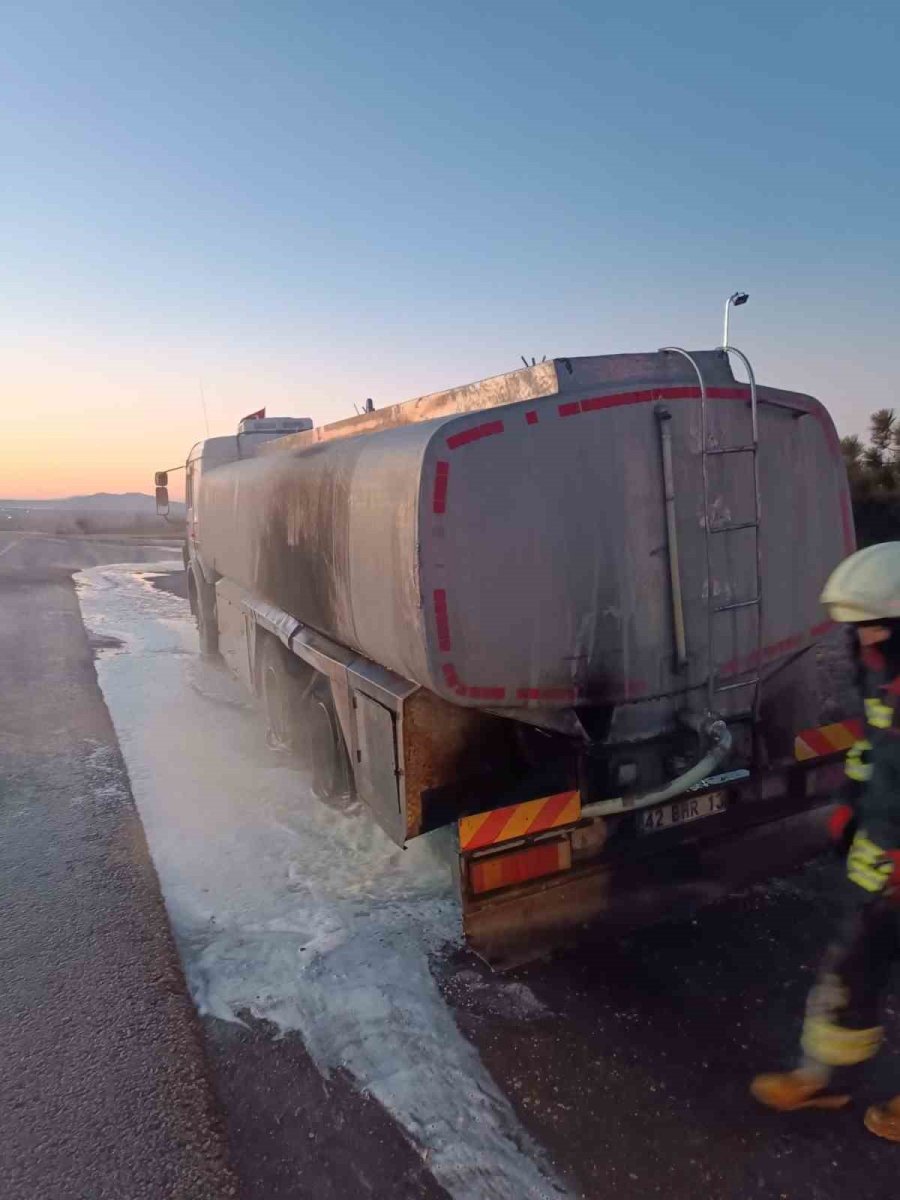 Konya’da Süt Tankeri Alevler İçinde Kaldı