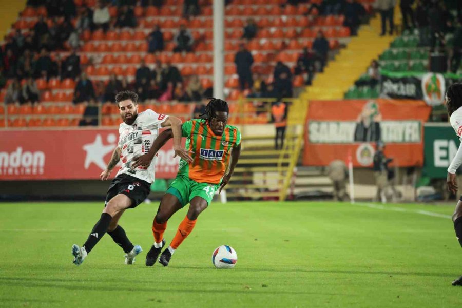 Trendyol Süper Lig: Alanyaspor: 0 - Gaziantep Fk: 0 (ilk Yarı)