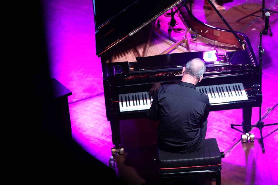 24. Uluslararası Antalya Piyano Festivali’nde Kerem Görsev’den Caz Rüzgarı