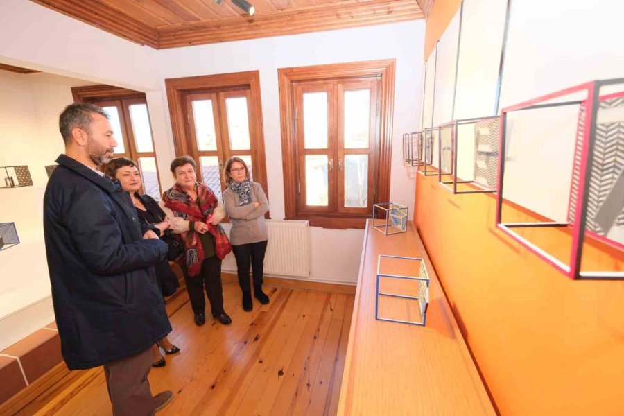 ‘düzlemin İfadesi Seramik Sergisi Odunpazarı’nda Açıldı