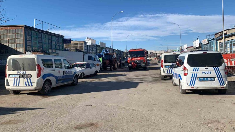 Metal Atölyesinde Çıkan Yangında Paralar Yandı