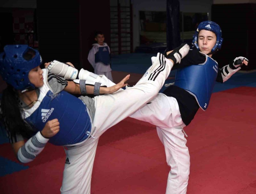 Kepezli Tekvandocular Şampiyonaya Hazırlanıyor