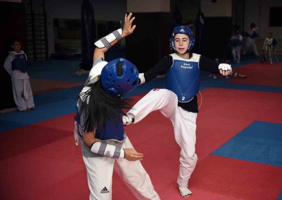 Kepezli Tekvandocular Şampiyonaya Hazırlanıyor