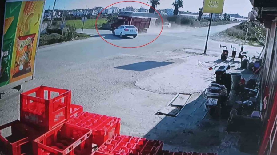 Alışveriş Yapıp Otomobiline Bindi Saniyeler Sonra Ölümden Döndü