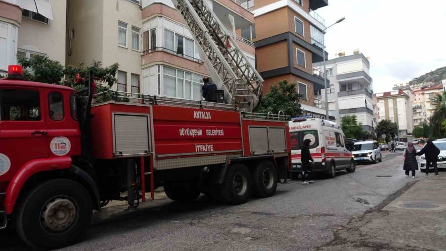 Alanya’da Baca Yangını Büyümeden Söndürüldü