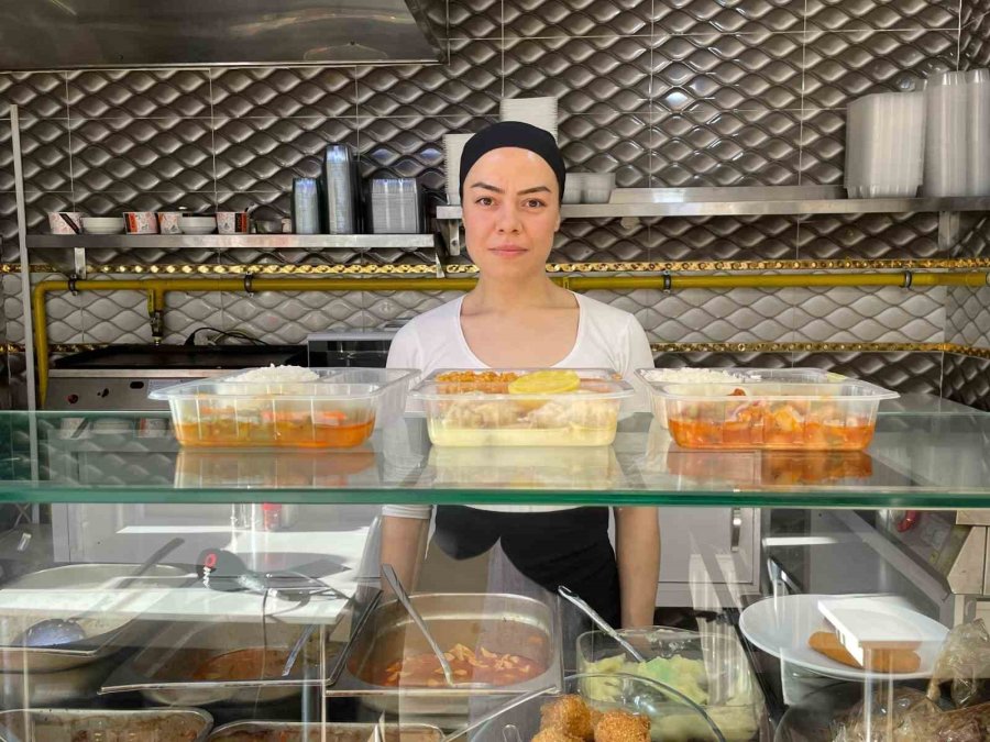 Eskişehir’in Güçlü Kadını: Hem Hakem Hem De Aşçı