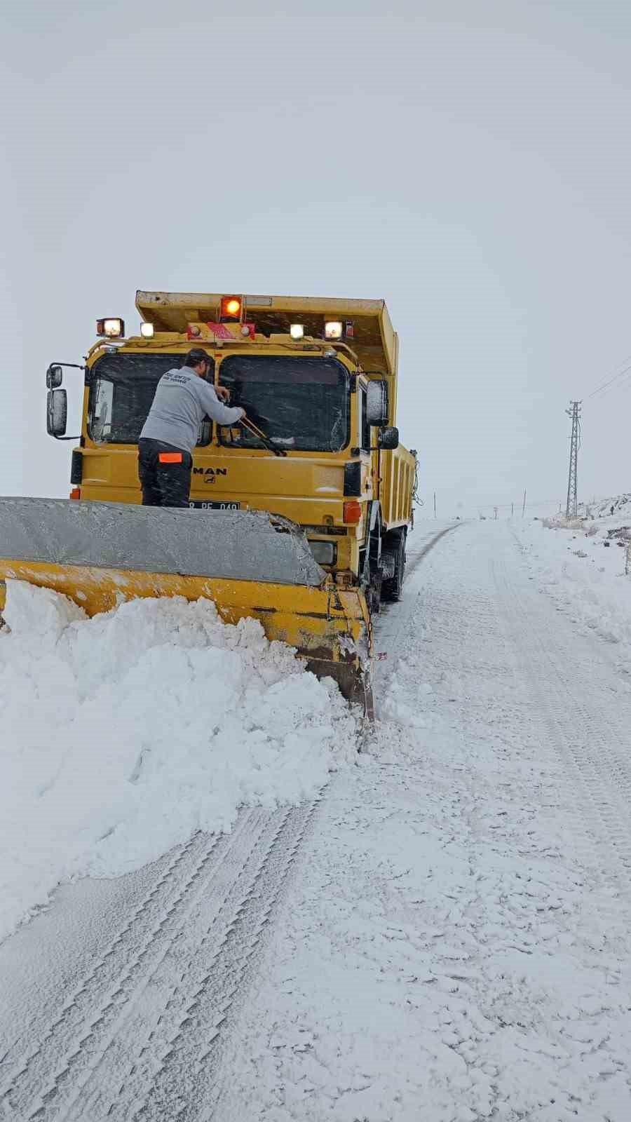 Kayseri’de Kapanan 122 Yol Ulaşıma Açıldı