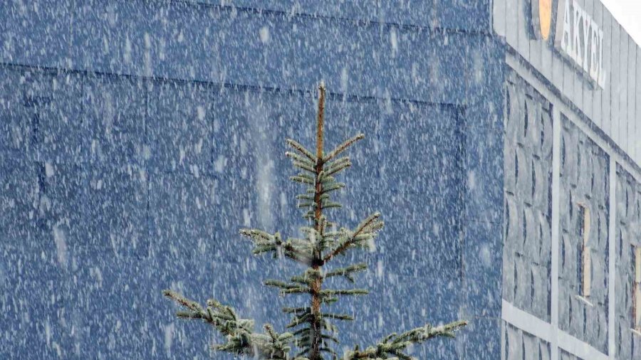 Kayseri’de Kar Yağışı: Yüksek Kesimler Beyaza Büründü