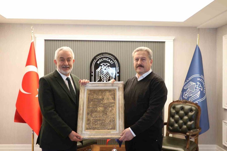 Isparta Belediye Başkanı’ndan Melikgazi’ye Övgü