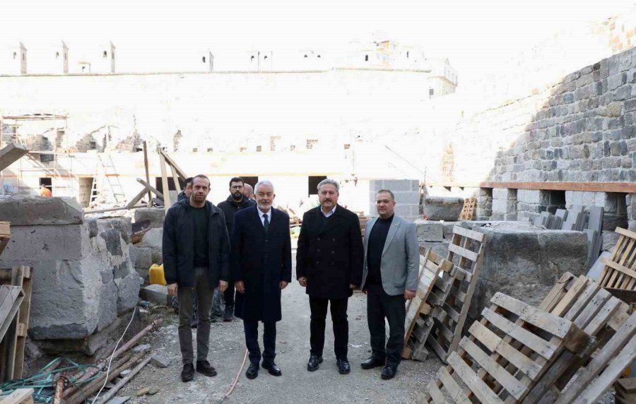 Isparta Belediye Başkanı’ndan Melikgazi’ye Övgü