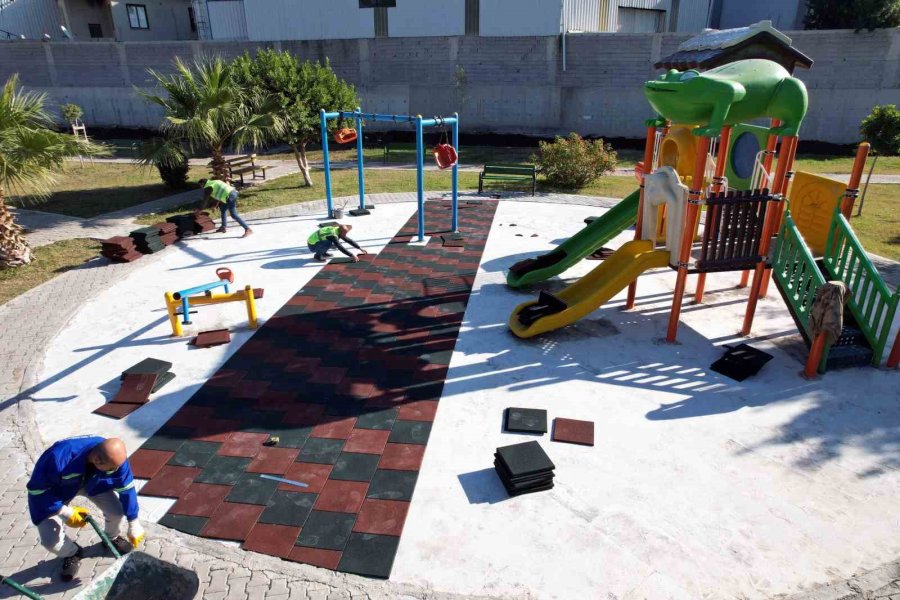 Akdeniz Belediyesi Parkları Daha Güvenli Hale Getiriyor