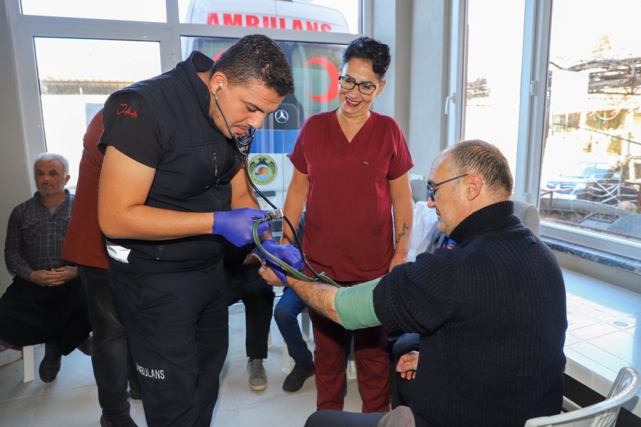 Alanya Belediyesi’nin Evde Bakım Hizmetleri Devam Ediyor