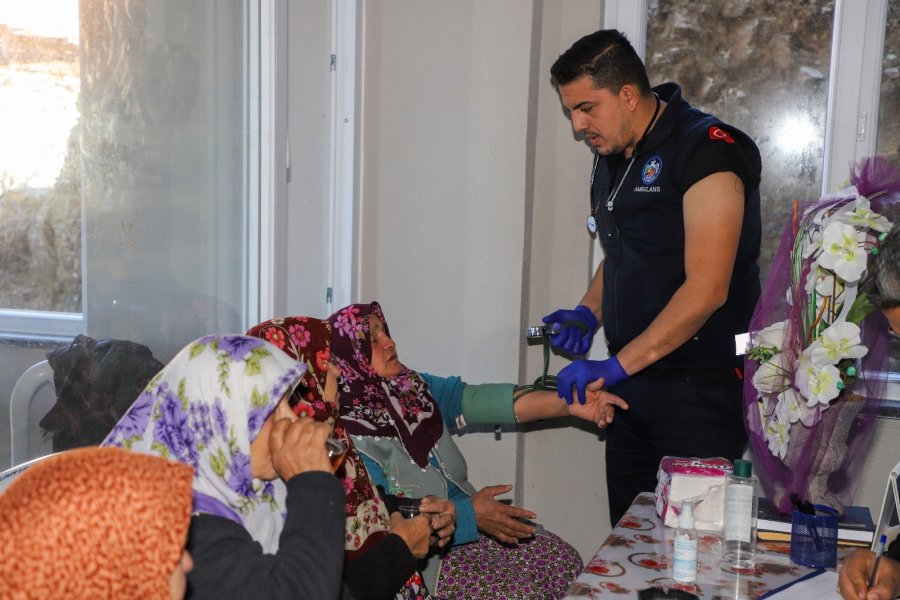 Alanya Belediyesi’nin Evde Bakım Hizmetleri Devam Ediyor