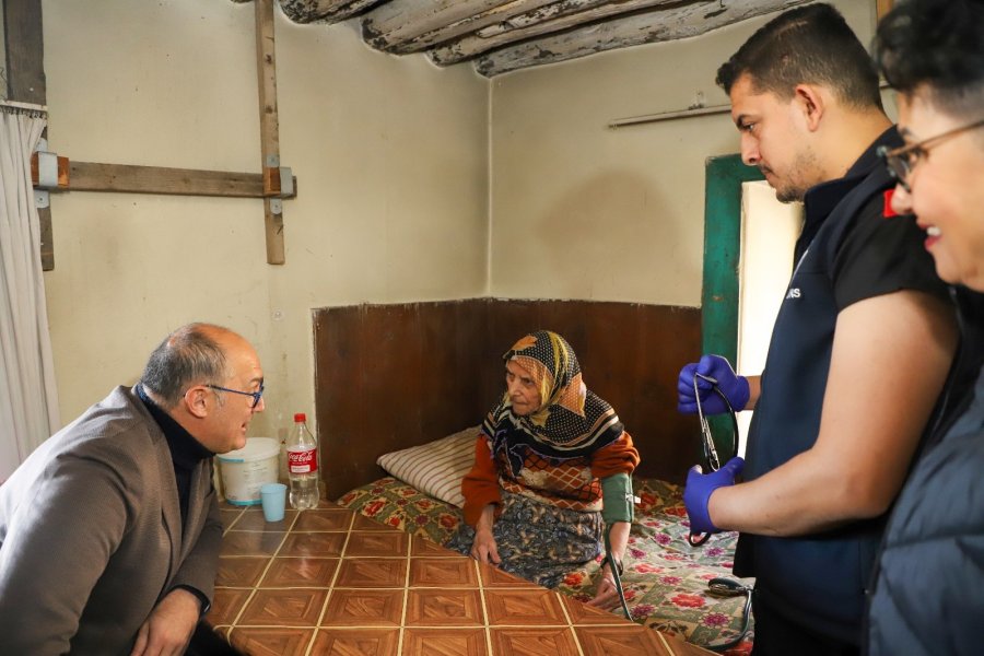 Alanya Belediyesi’nin Evde Bakım Hizmetleri Devam Ediyor