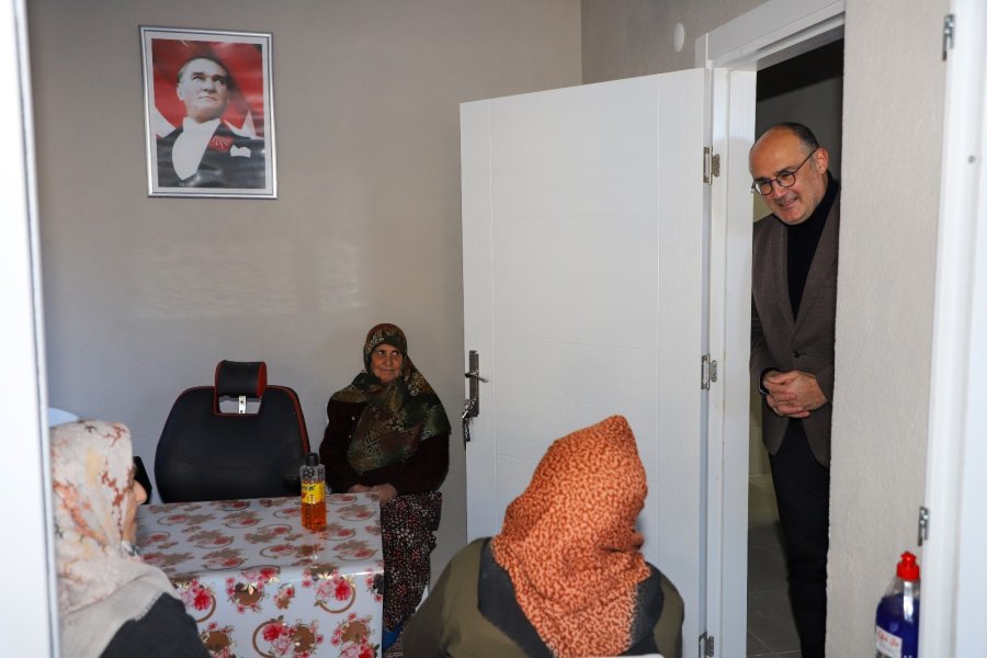 Alanya Belediyesi’nin Evde Bakım Hizmetleri Devam Ediyor