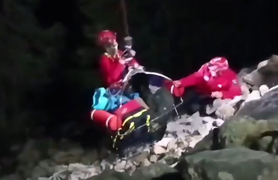 Doğa Yürüyüşü Sırasında Ayağı Kırıldı, Jandarmanın Helikopterli Operasyonuyla Kurtarıldı