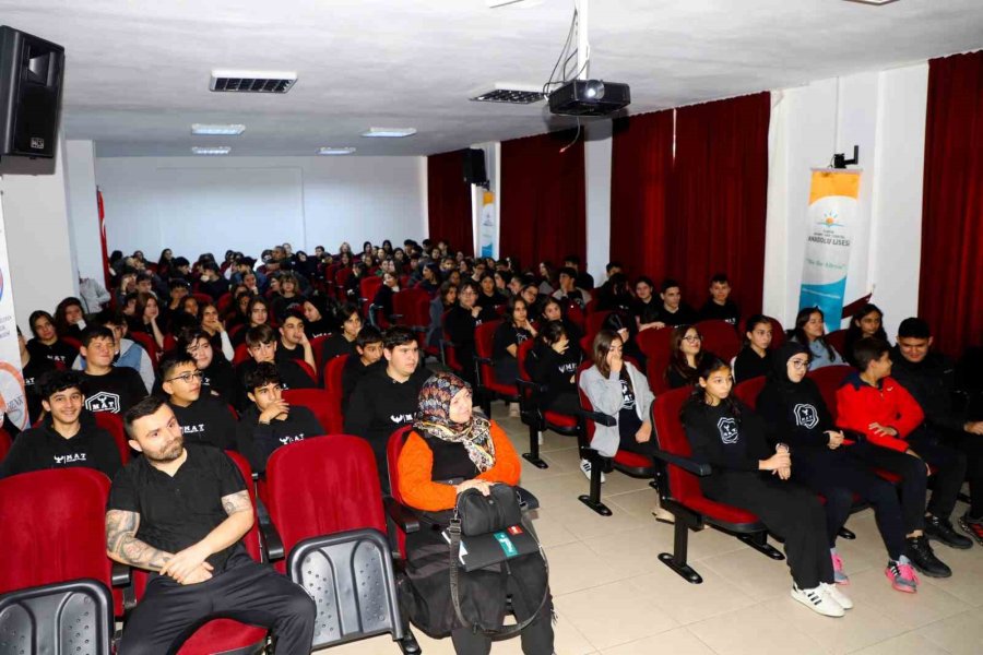 Alanya’da Heykeltıraşlar, Öğrencilerle Sanat Konuştu