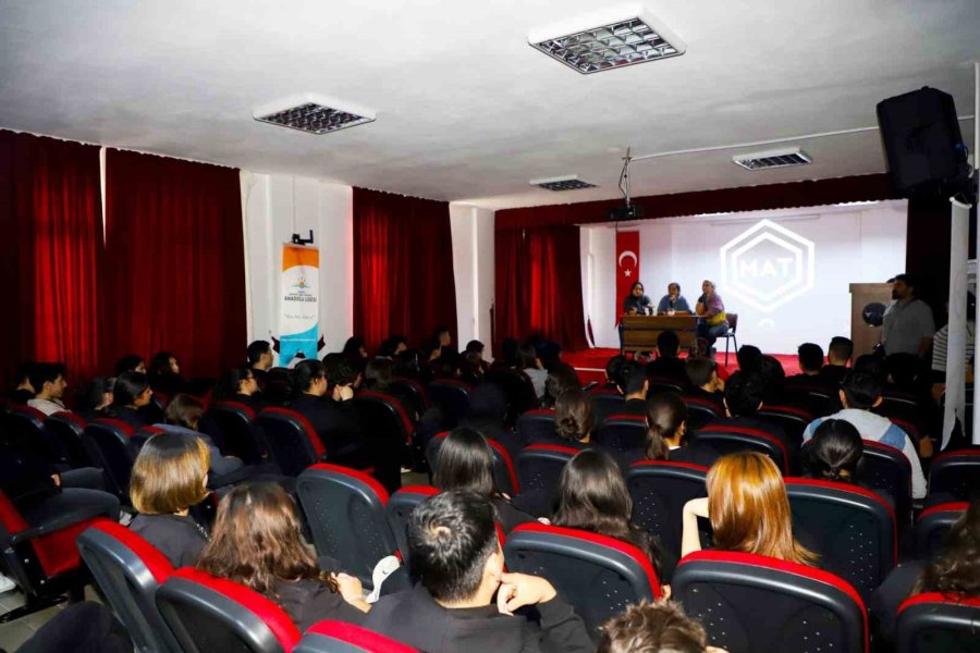 Alanya’da Heykeltıraşlar, Öğrencilerle Sanat Konuştu