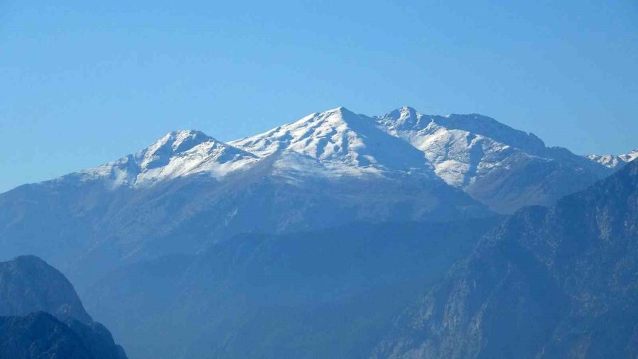 Antalya’da Aralık Ayında Yazdan Kalma Günler Yaşanıyor