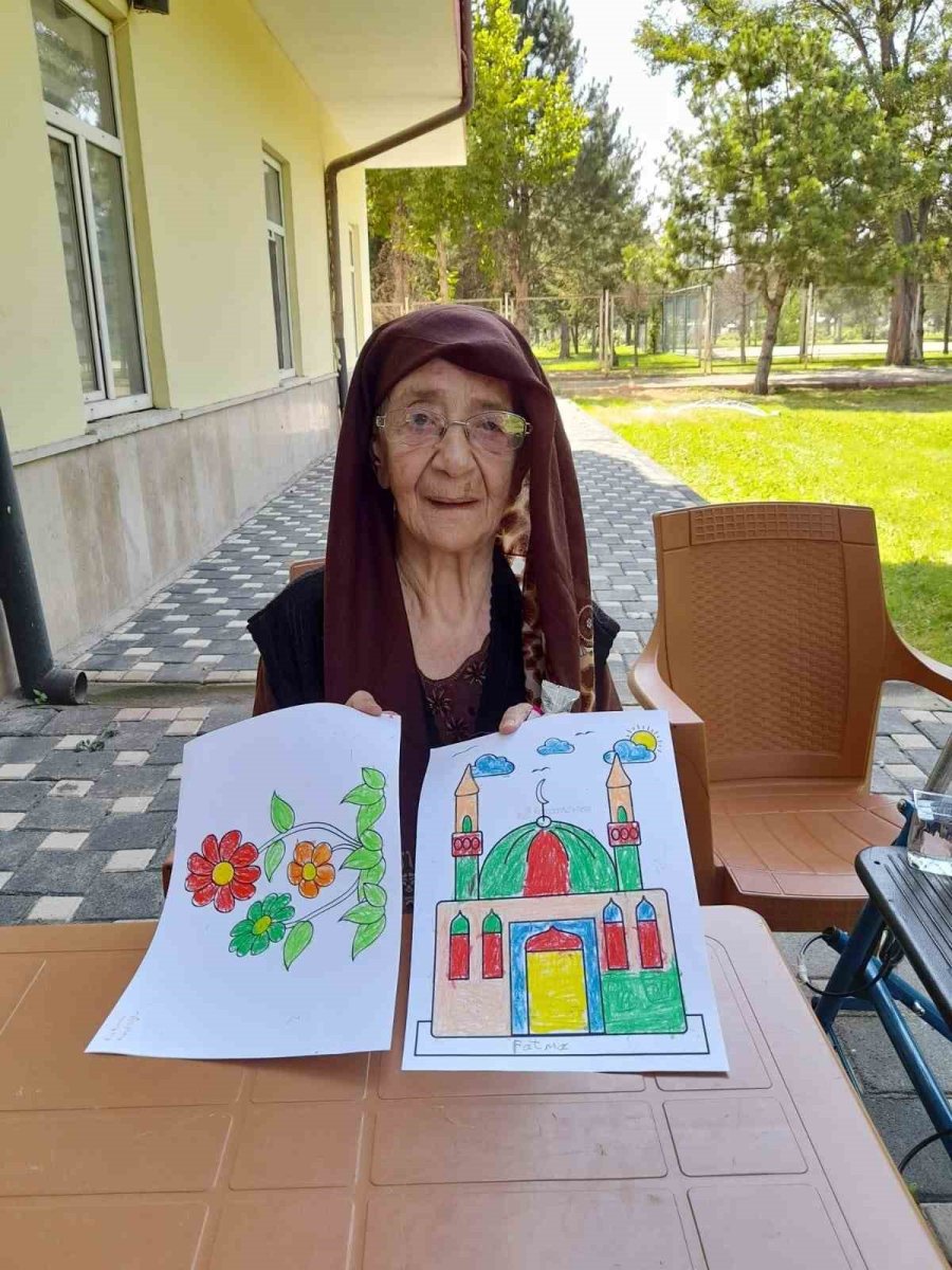 Huzurevi Sakinleri Lahana Sarıp Mantı Sıktı