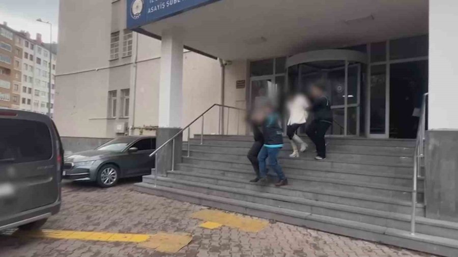 İnternet Bankacılığı Hırsızları Ekiplerden Kaçamadı