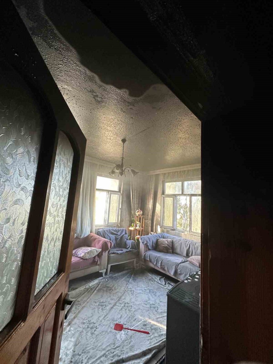 Manavgat’ta Ev Yangını