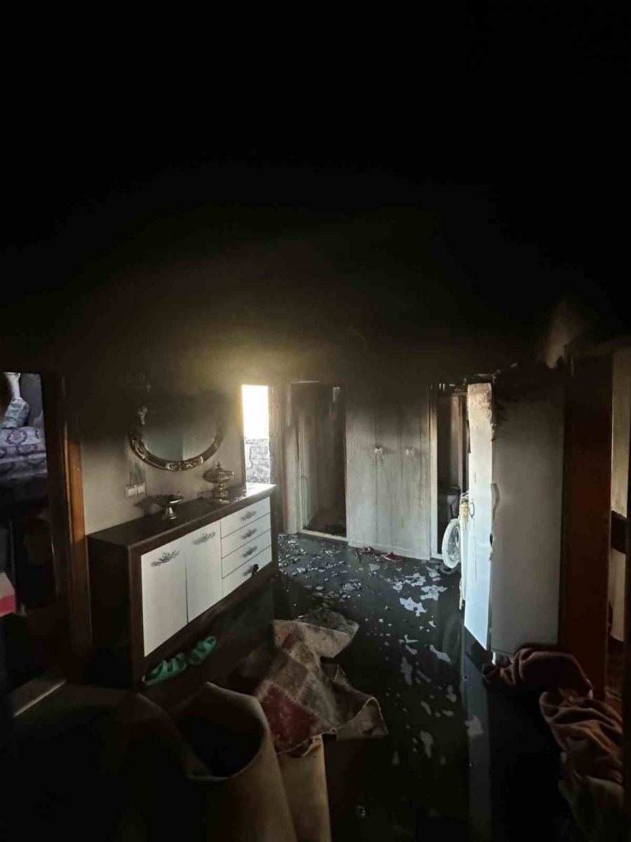 Manavgat’ta Ev Yangını