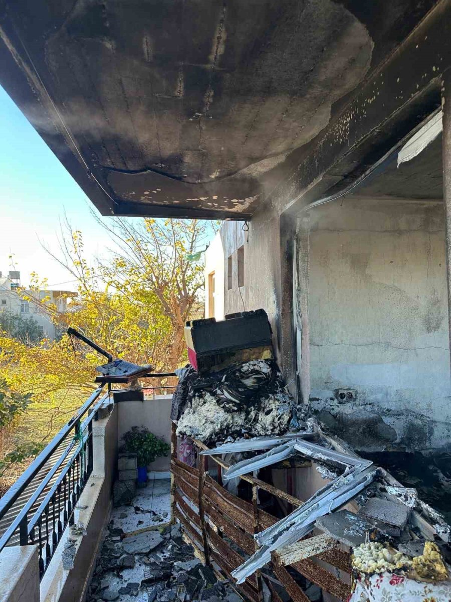 Manavgat’ta Ev Yangını