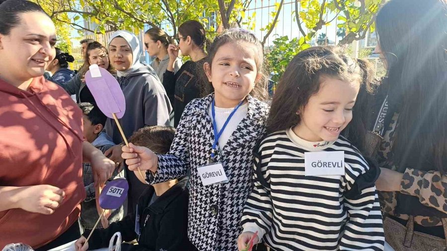 Minikler, Pazarcılara Taş Çıkarttı: “gel Vatandaş Gel, Param Olsa Da Ben Alsam”