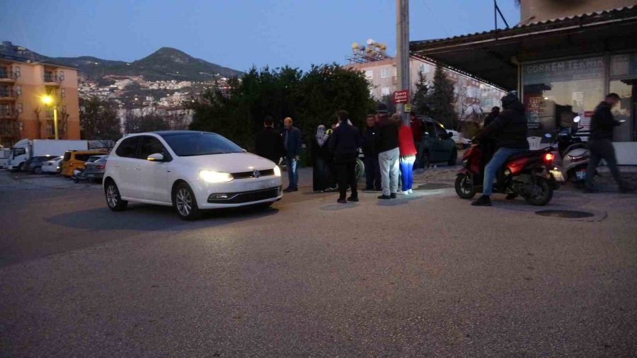 Otomobil İle Motosiklet Çarpıştı: 2 Kardeş Yaralandı